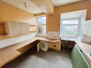 Kitchen- click for photo gallery